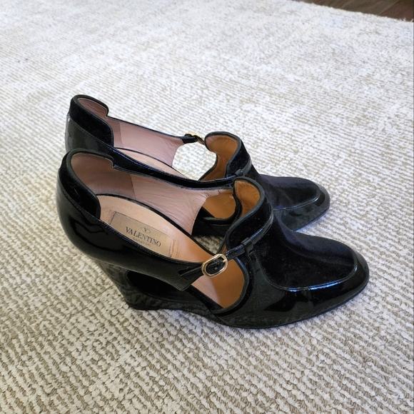Womens Valentino Shoes - Picture 1 of 5